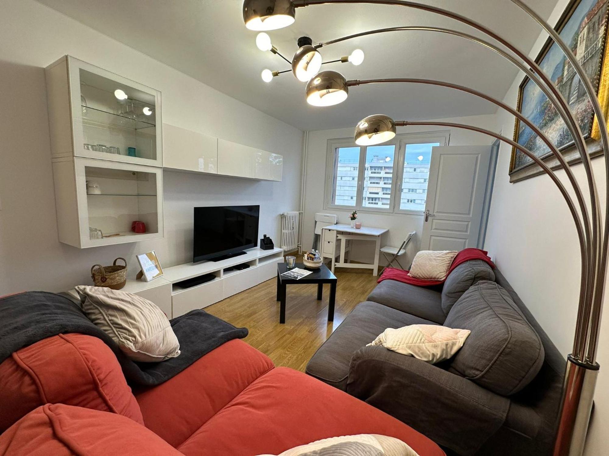 4 Beds Close Paris Center Apartment